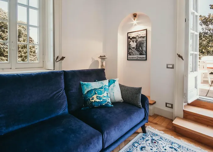 The Queen's - Candela