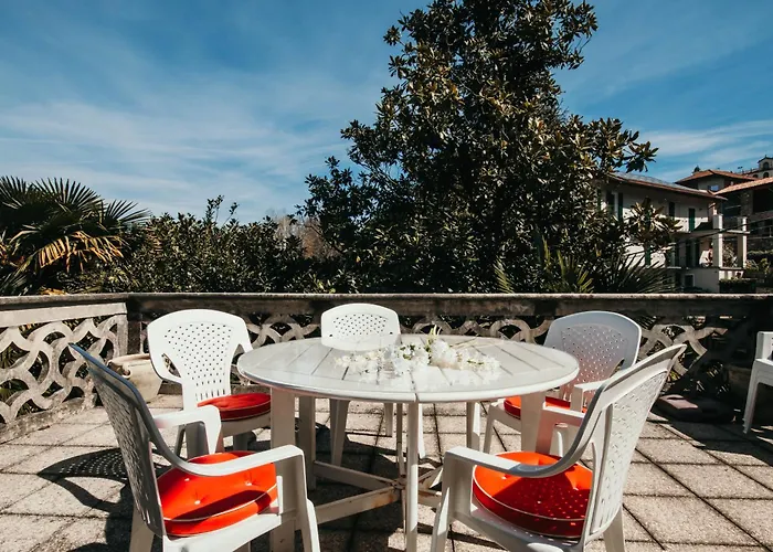 The Queen's - Candela Stresa