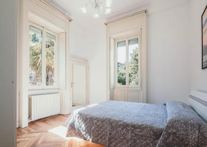 The Queen's - Candela Stresa