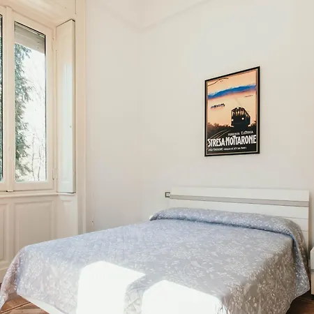 The Queen's - Candela