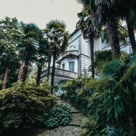 The Queen's - Candela Daire Stresa